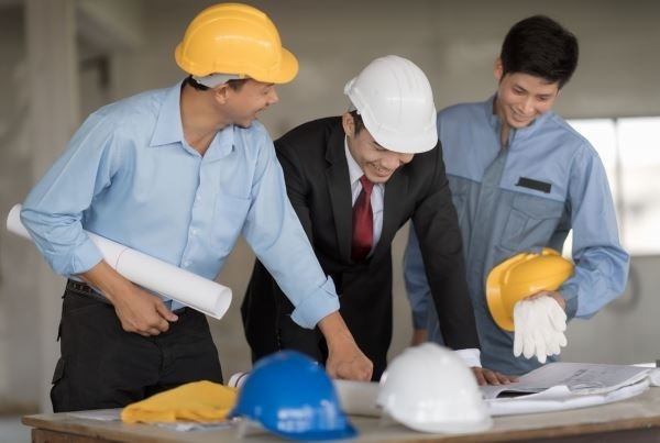 Voortgang bouwproject, bouwvergaderingen en oplevering bewaakt door een bouwbegeleiding adviesbureau